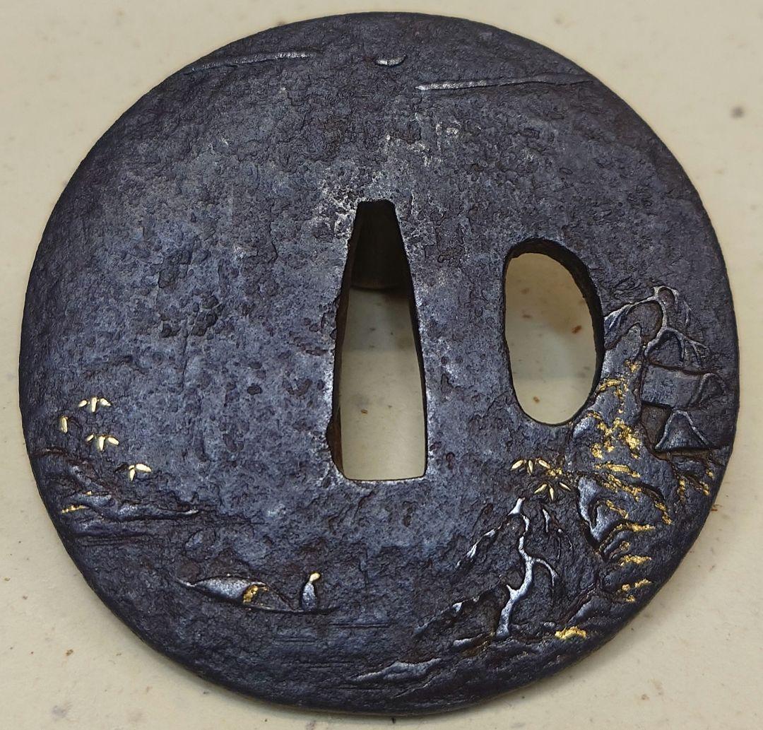 鉄鍔、鉄地に山水図、若芝