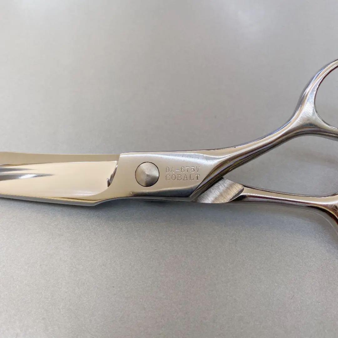 スパスパ切れ味抜群６,７５インチ剣刃シザー　新品　理美容専用はさみ　切れ味抜群！