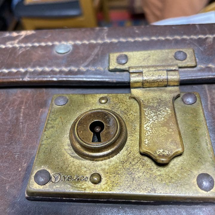 インテリア　オブジェ　鞄　カバン　アンティーク　昭和レトロ　革製旅行カバン