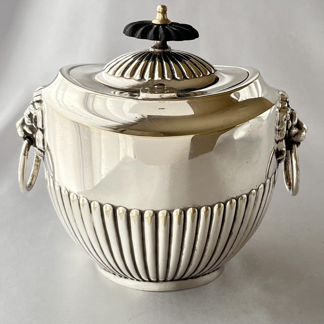 【英国】ライオンマスク ティーキャディ / ビスケットケース【シルバープレート】