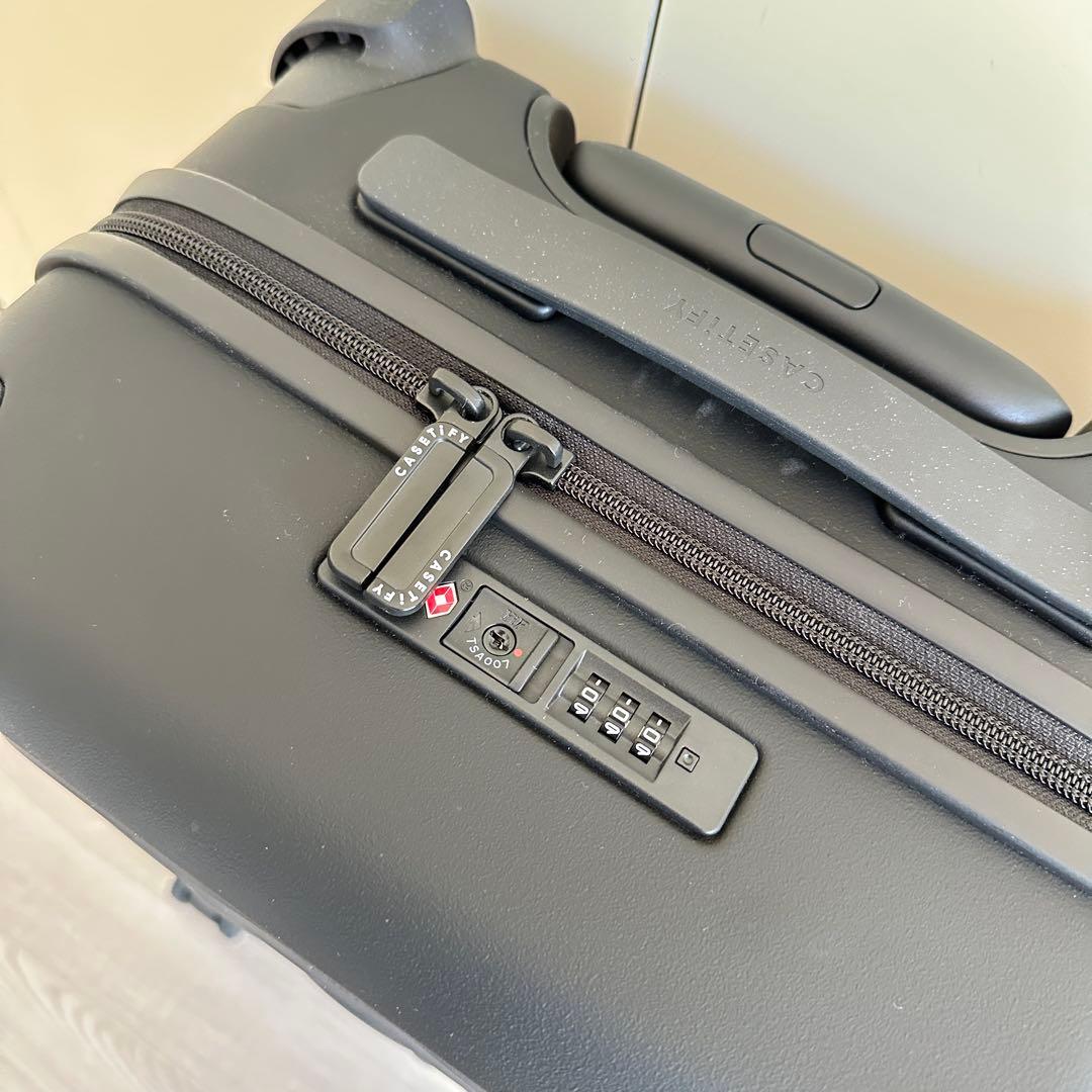 村上隆 フラワー (ブラック) ウェーブ シリコン キャリーオン スーツケース