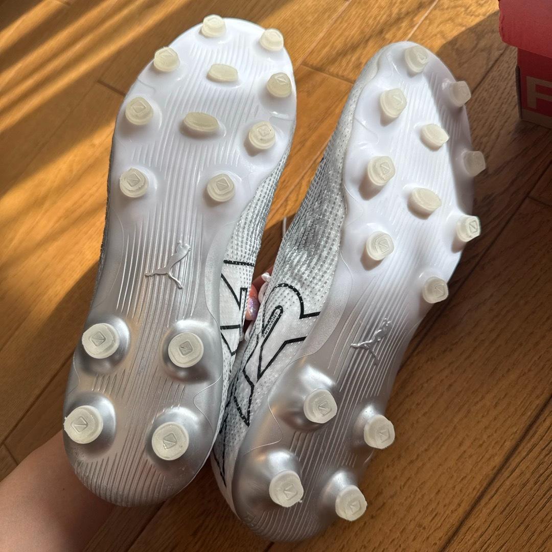 値下プーマ サッカースパイク FUTURE 7 ULTIMATE HG 27.5