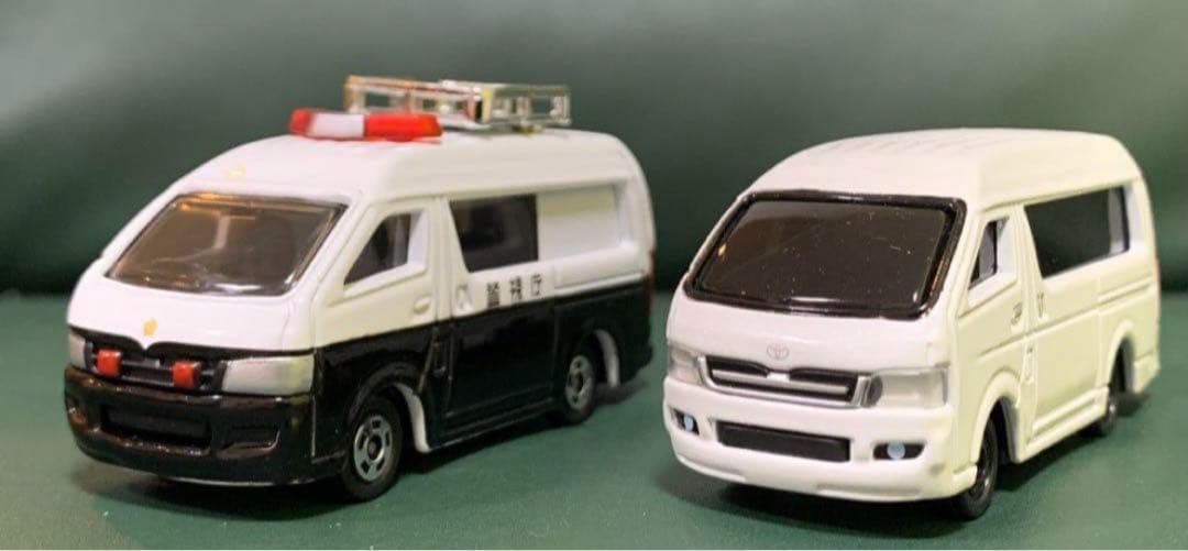 トミカ トイズドリームプロジェクト トヨタ ハイエース 2台セット