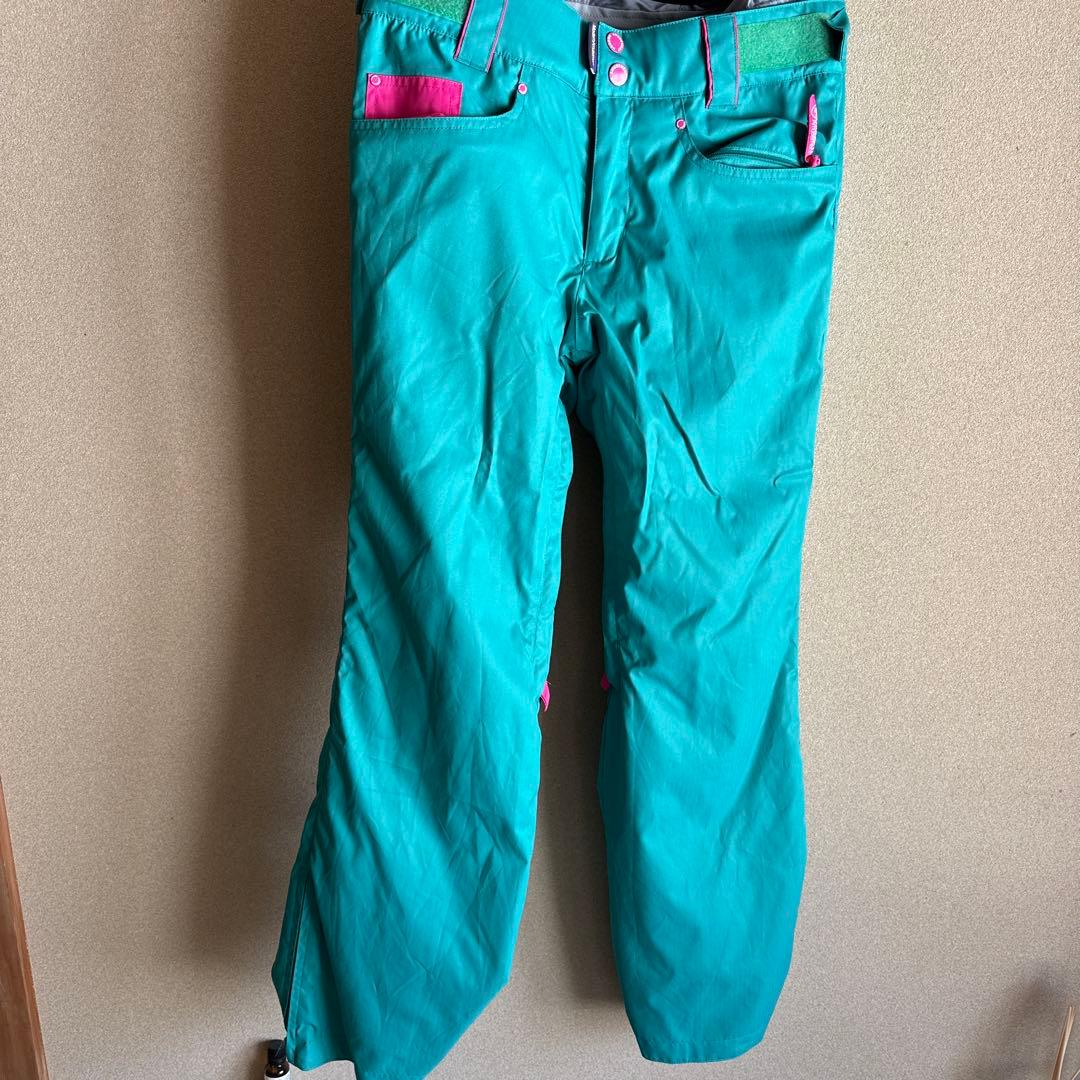 モダンアミューズメント　スノーウェア　スキー　スノボ　雪遊び　Mピンク　黒