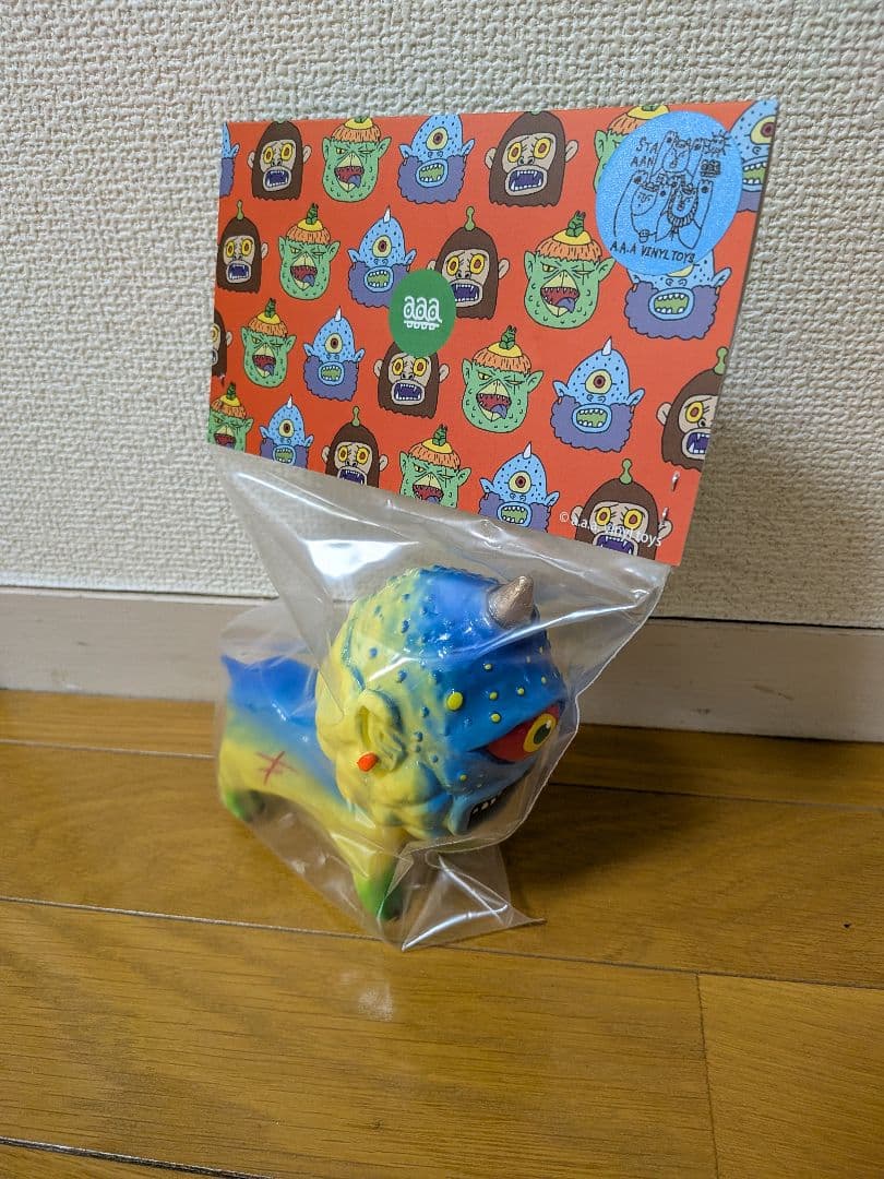 a.a.a. vinyl toys　CYCDOG