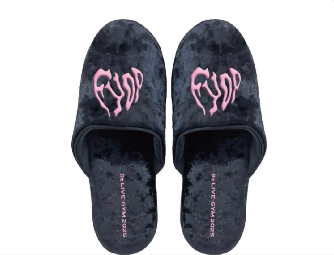 きーさん出品画面B'z LIVEFYOP ガチャ5点セット&ルームスリッパ