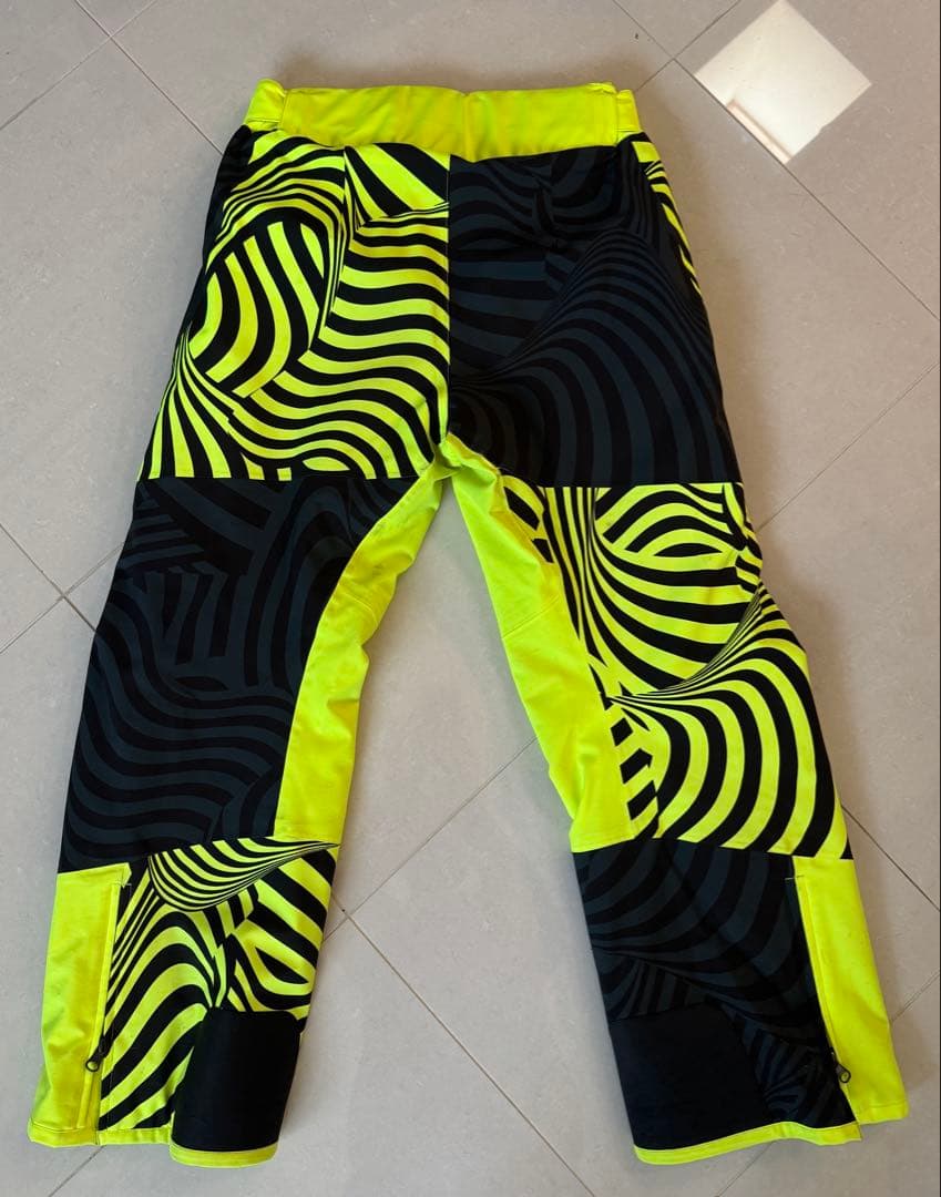 オンヨネ　デモ　スキーウェア Mサイズ　ブラック　イエロー