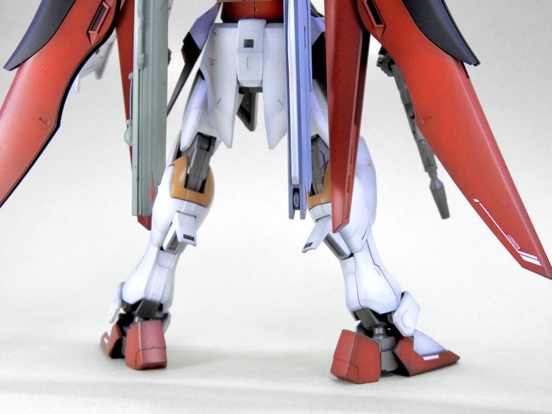 HG デスティニーガンダム (ハイネ専用機) 全塗装 / ガンプラ 完成品