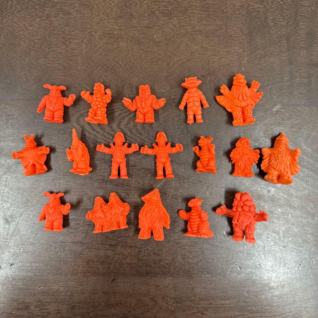 ウルトラマン　怪獣消しゴム　円谷プロ　オレンジ