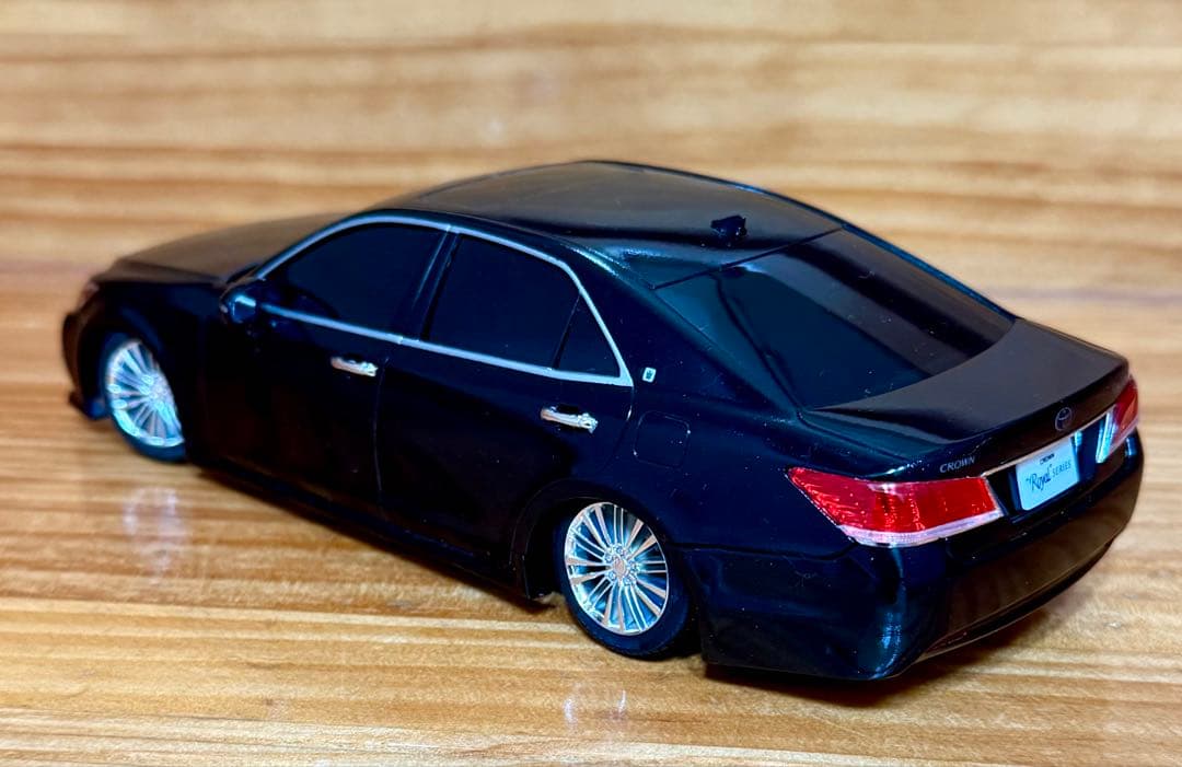 1/24 青島プラモデル完成品 210系クラウンロイヤルサルーン　ブラック