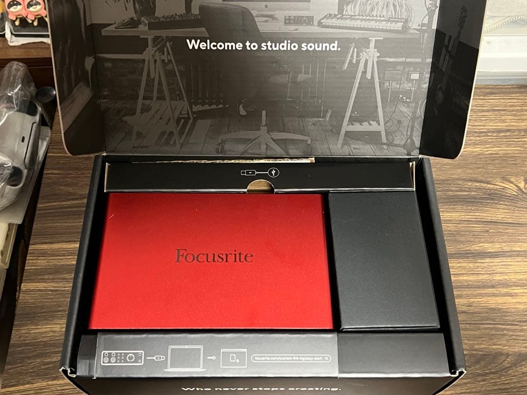 即発送 Focusrite scarlett 4i4 未使用