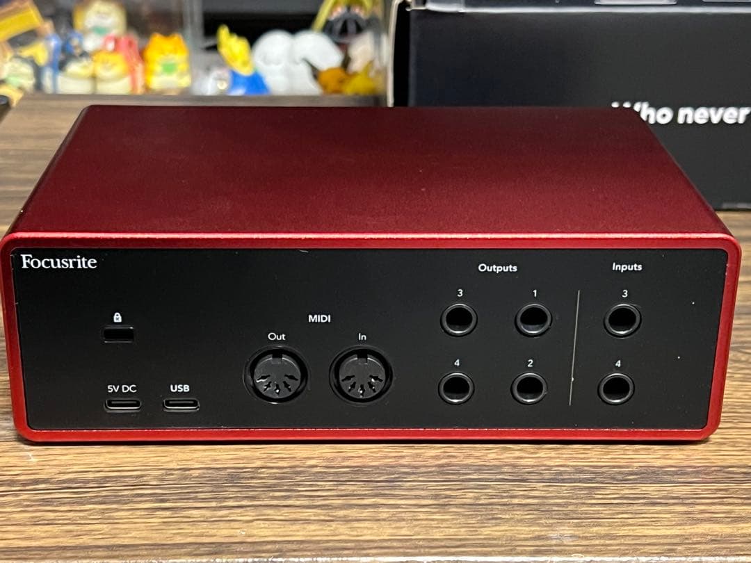 即発送 Focusrite scarlett 4i4 未使用