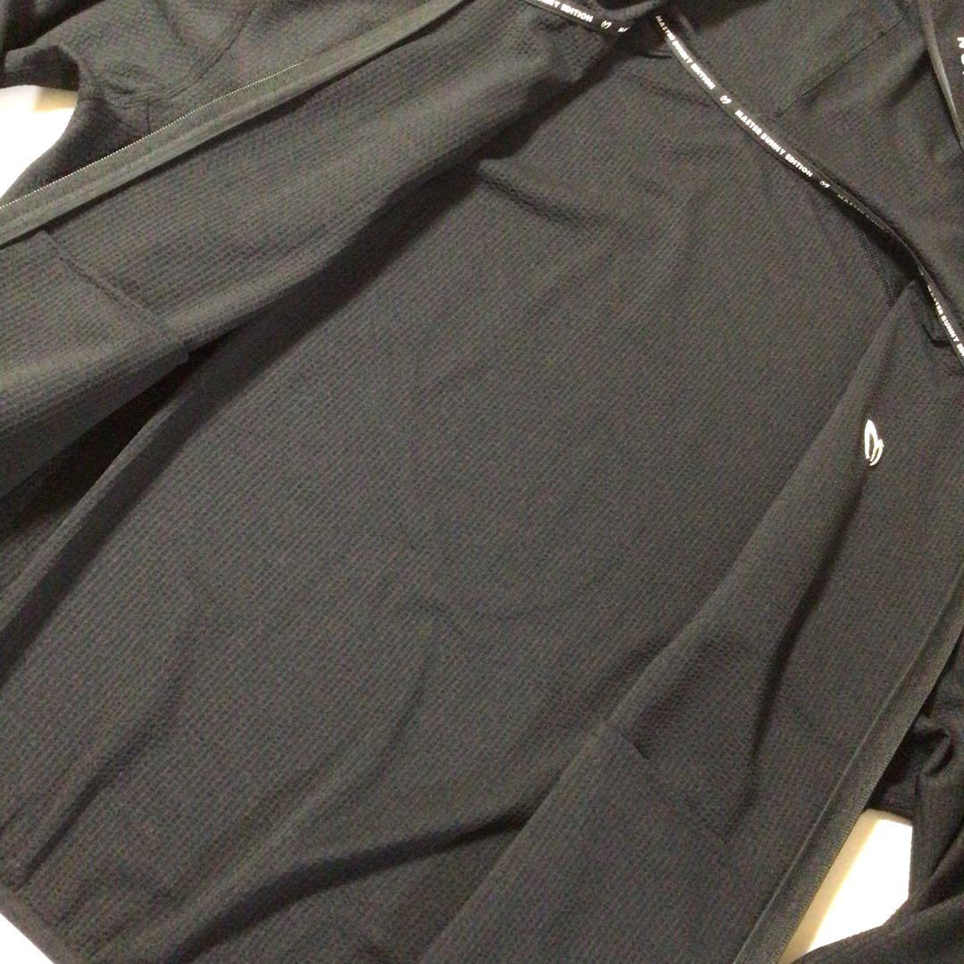 ほぼ未使用 マスターバニーエディション デカロゴ ジップアップジャケット 黒 2