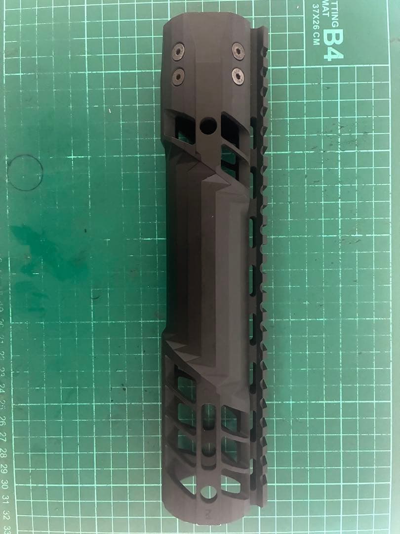 F1 Firearms 9.75inch Contoured ハンドガード