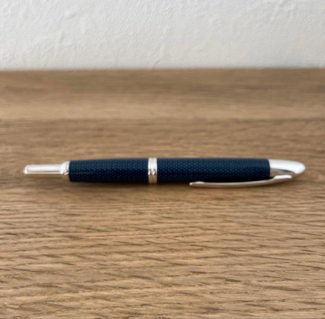 pilot 万年筆 ノック式　キャップレス　ブルー