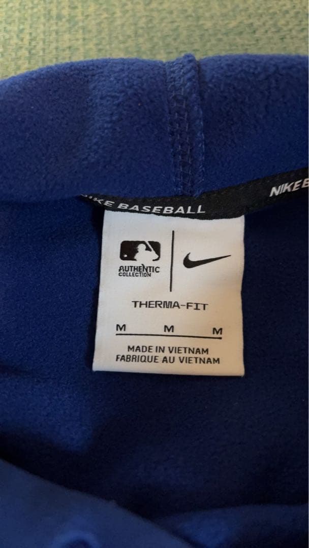 ドジャース　オーセンティックパーカー