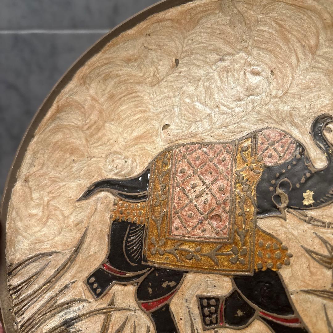 インドアンティーク手描き手彫りの装飾が芸術的でアートな子像の壁掛け真鍮製オブジェ