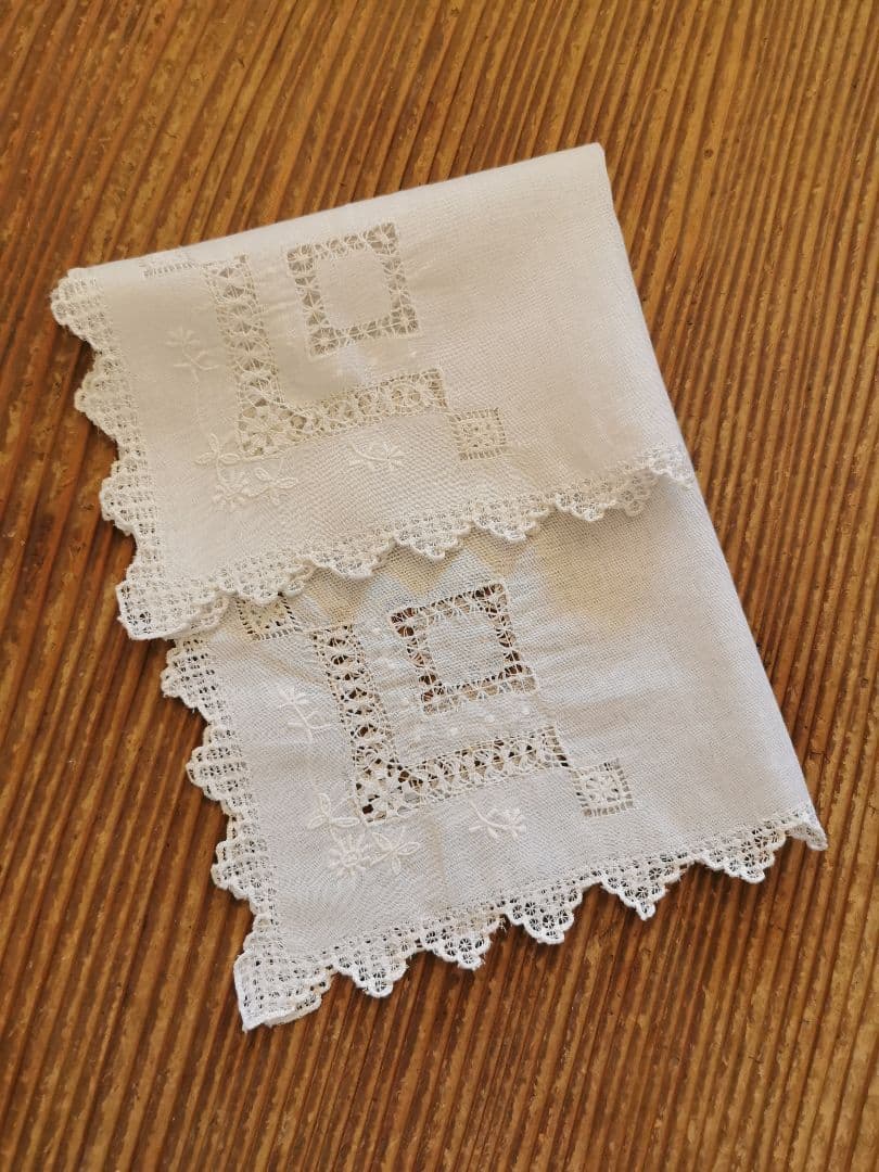 アンティーク ドローン&ニードルワーク リネンクロスハンカチ 総刺繍スカラップ✵