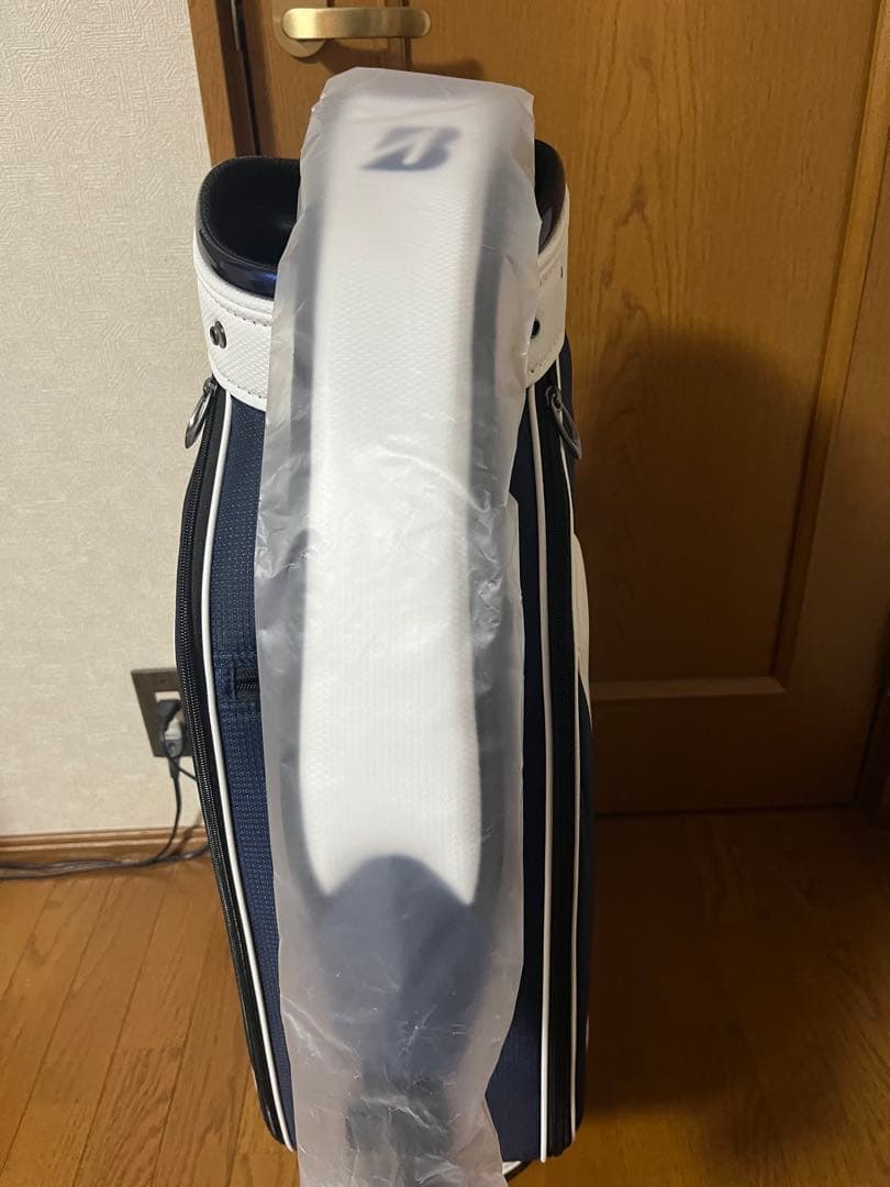 【新品未使用】ブリヂストン ゴルフバッグ 軽量キャディバッグ 白×ネイビー