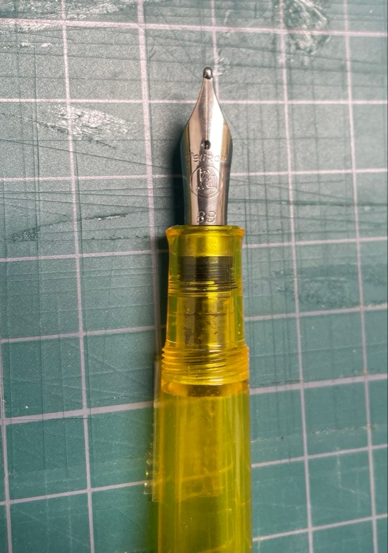 万年筆　ペリカン　蛍光　M205 DUO