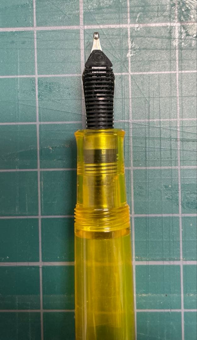 万年筆　ペリカン　蛍光　M205 DUO