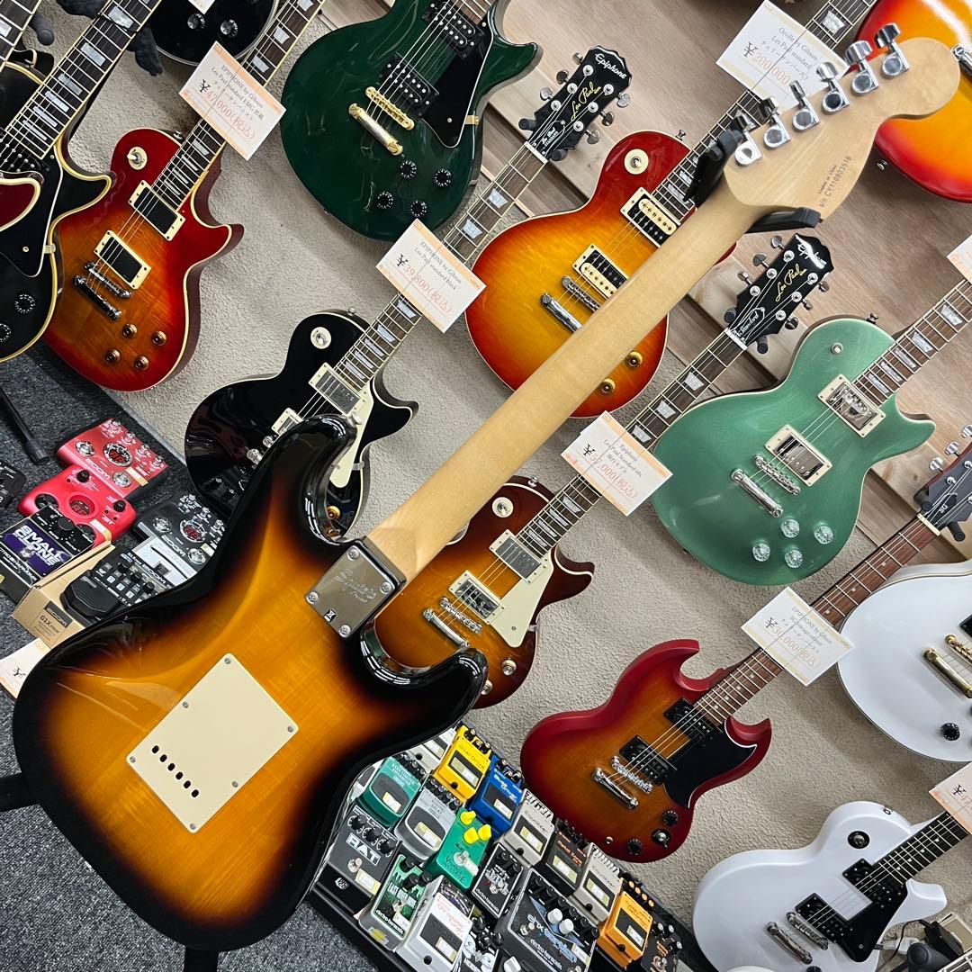 【10976】 左利き用 Squier Stratocaster サンバースト