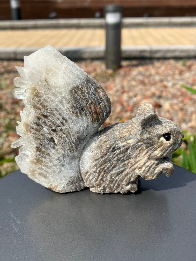 水晶　クラスター　リス　モチーフ　Ａ