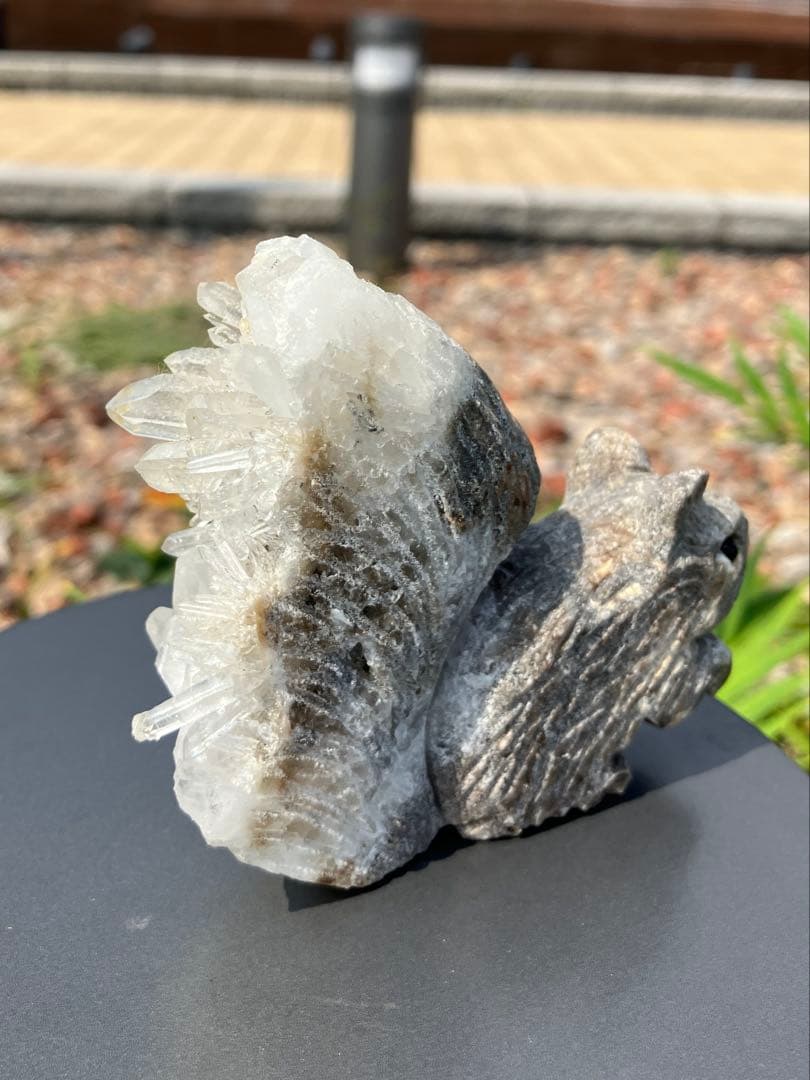 水晶　クラスター　リス　モチーフ　Ａ