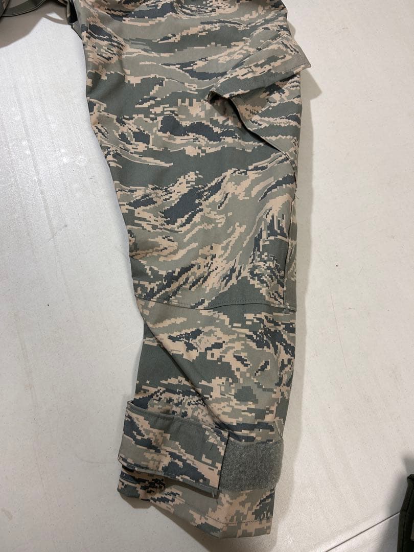 アメリカ空軍　ゴアテックスジャケット　デジタルタイガーストライプ S・Rサイズ