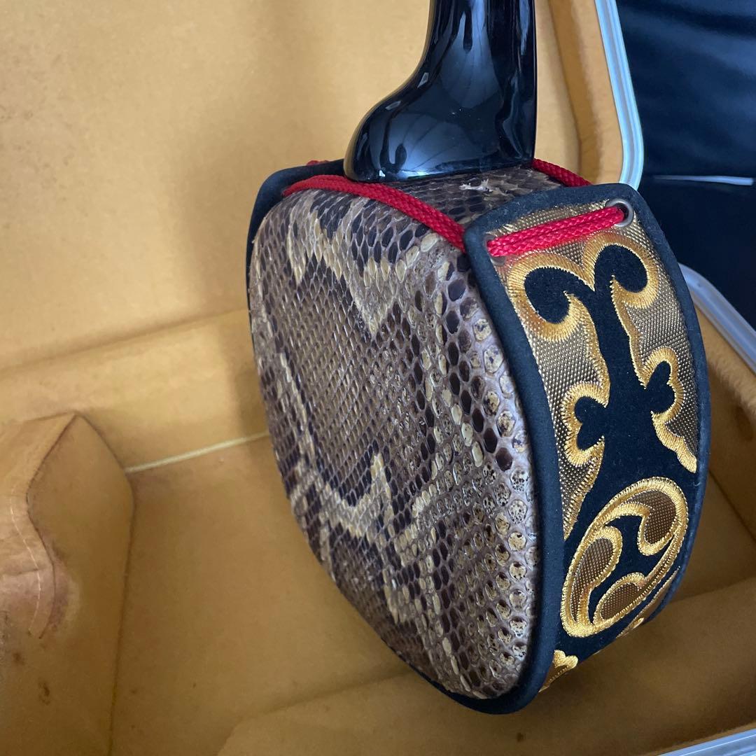 三味線　黒塗与那城？真壁型？ベルト付き　ユナー　スンチー沖縄 弦楽器 琉球