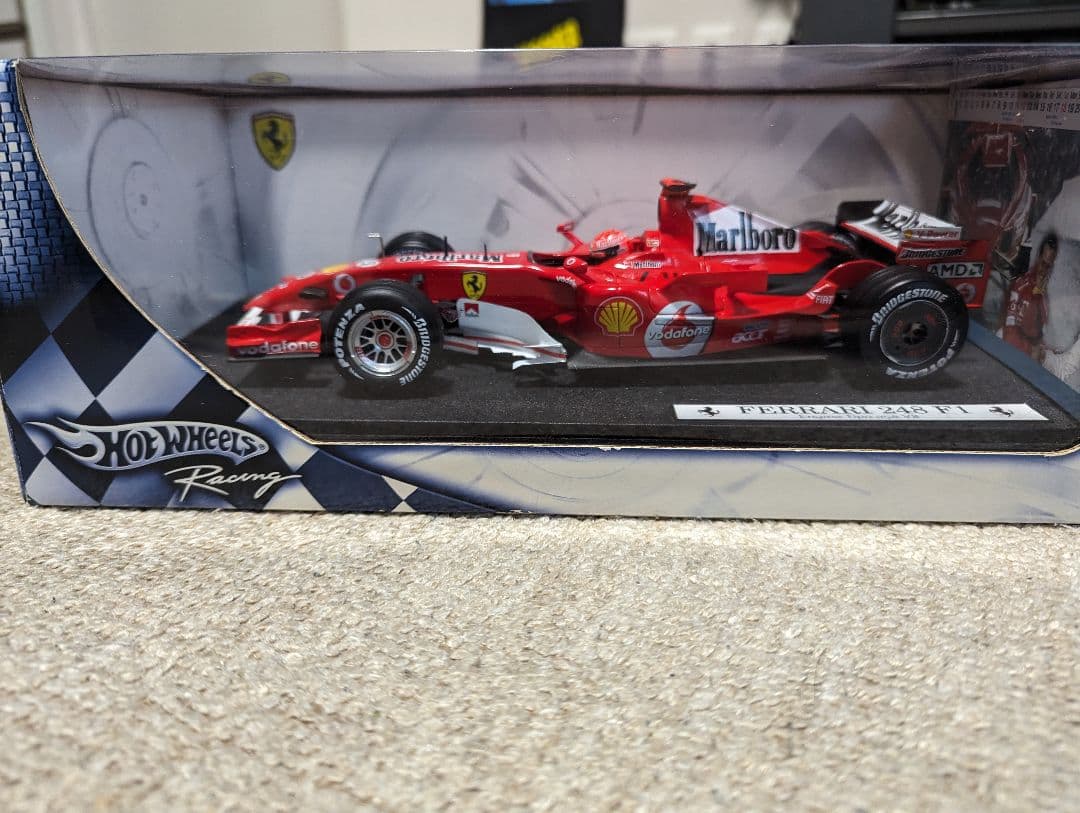 フェラーリ Ｆ１ 248模型 ミニカー公式ライセンス製品 シューマッハ仕様