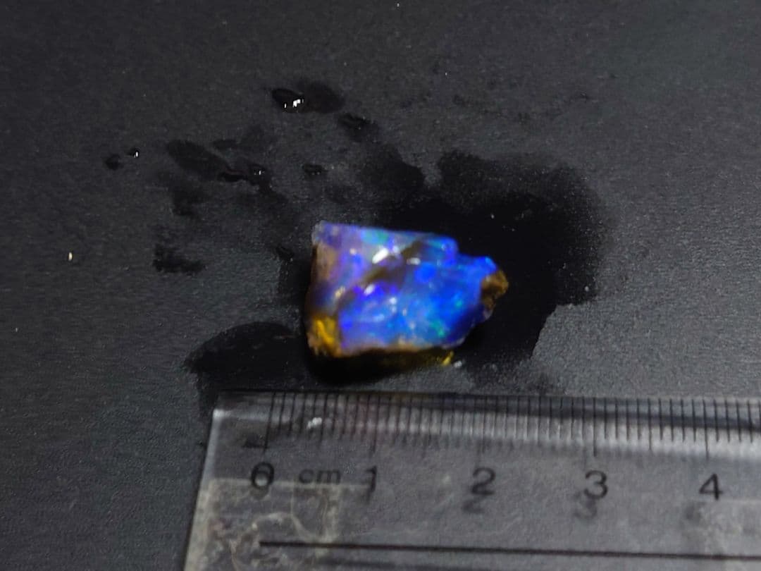 エチオピア　オパール　ピンファイア　星空のような　鉱物　標本　原石　チョーク