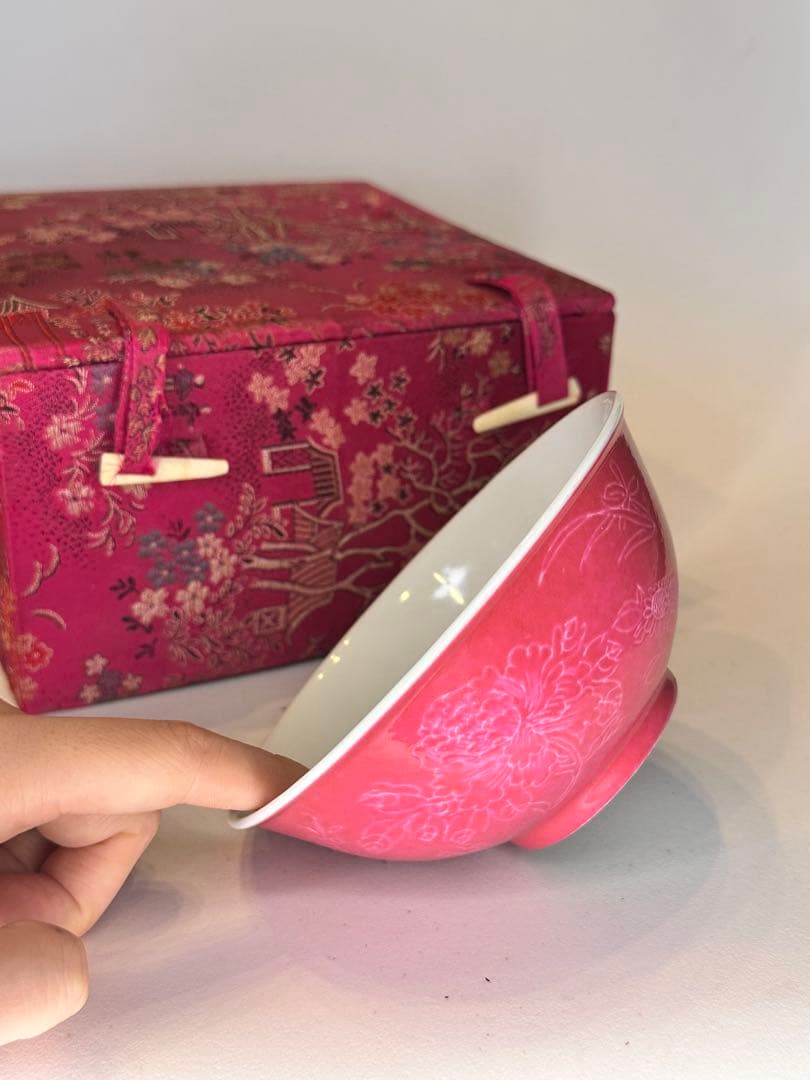 玫紅釉 粉釉 花卉文 碗　荷花・向日葵・牡丹文　中国古美術　時代物　錦箱付