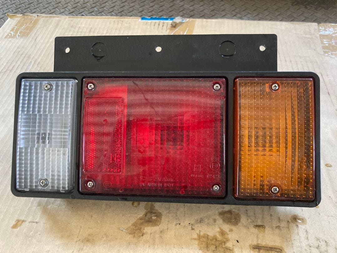 テールランプAssy #トラック　#いすゞ　#エルフ