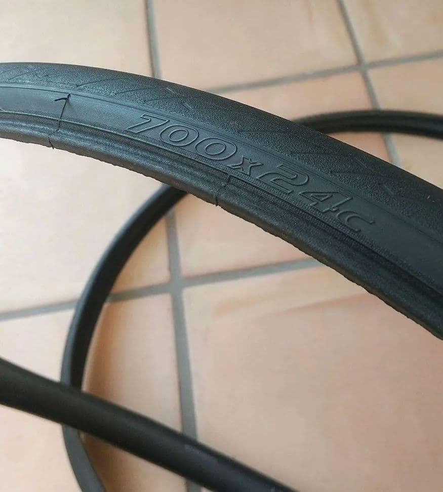 ピレリ P ZERO ROAD 700✕24C（2本）