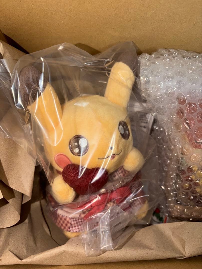 ポケモンピカチュウバレンタインぬいぐるみ&マグカップ&お正月ステッカー3点セット