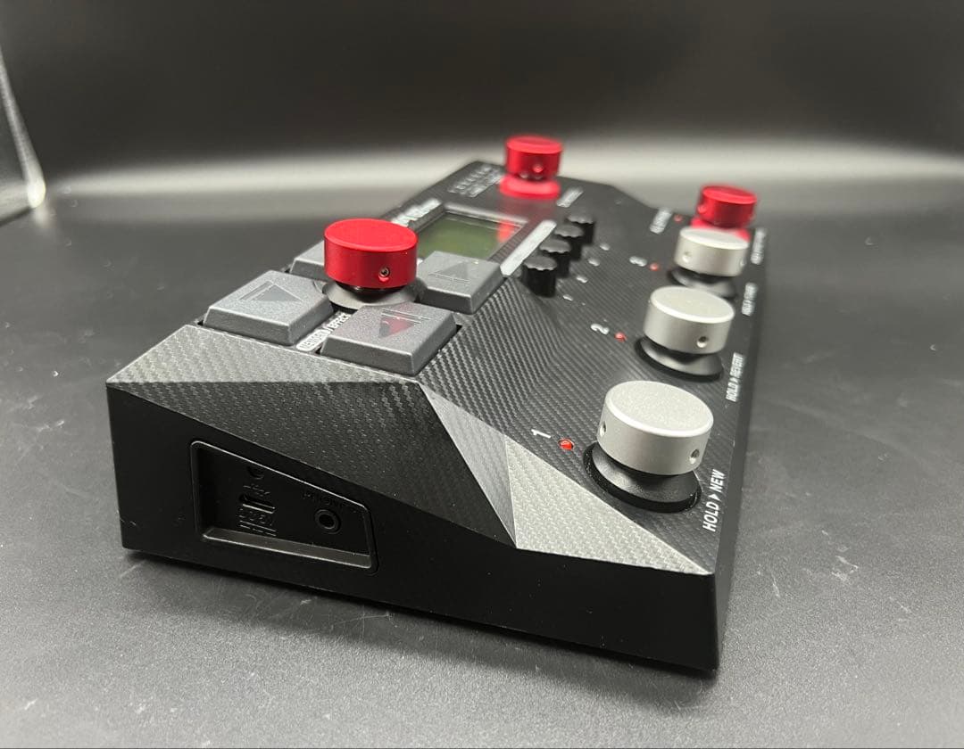 ZOOM B2 FOUR ベースエフェクター　おまけ付き