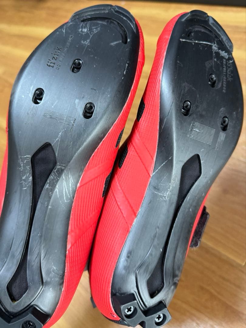 fi'zi:k フィジーク　サイクリングシューズ レッド/ブラック　26cm