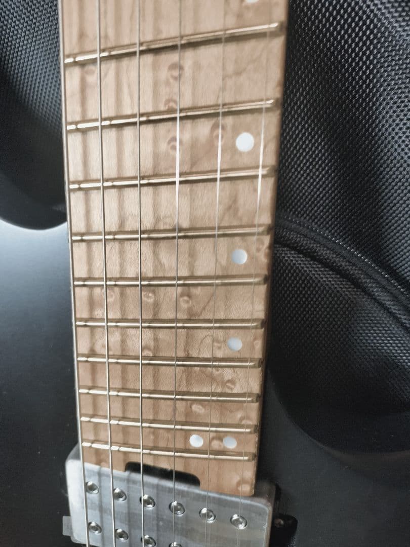 Ibanez QX52-BKF ヘッドレスギター バーズアイ