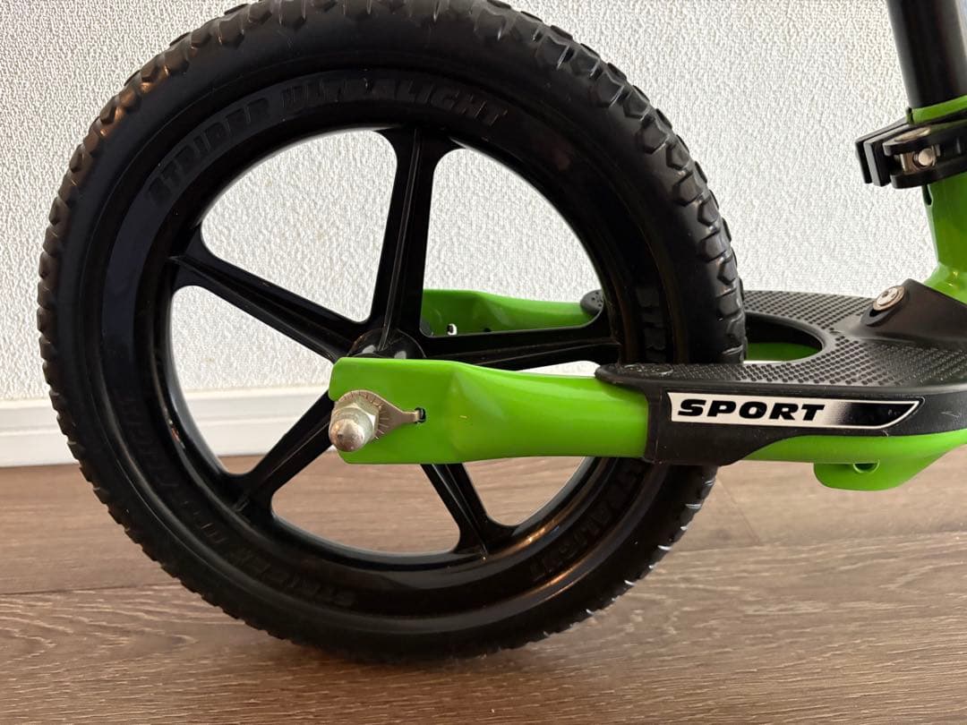 STRIDER バランスバイク グリーン