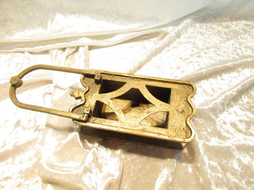 ドアノッカー　真鍮製 イギリス