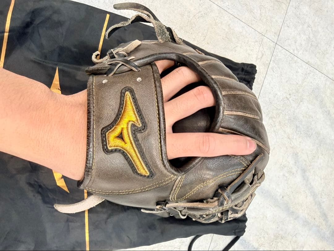 ミズノプロ 硬式内野手用 黒 袋有