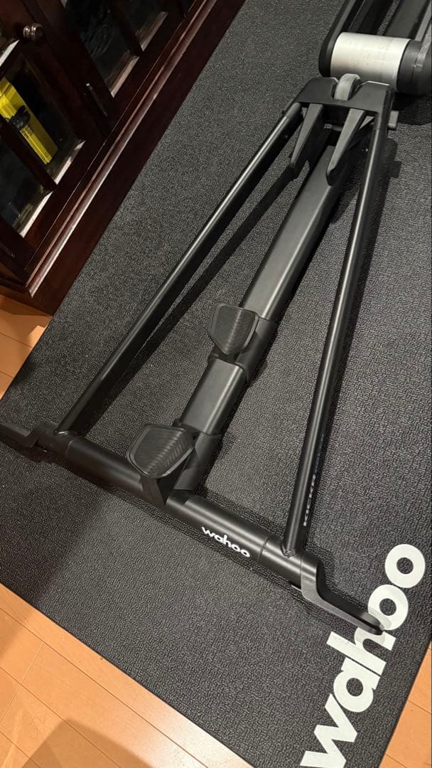 バ*薇様 Wahoo KICKR ROLLR 純正マット付き