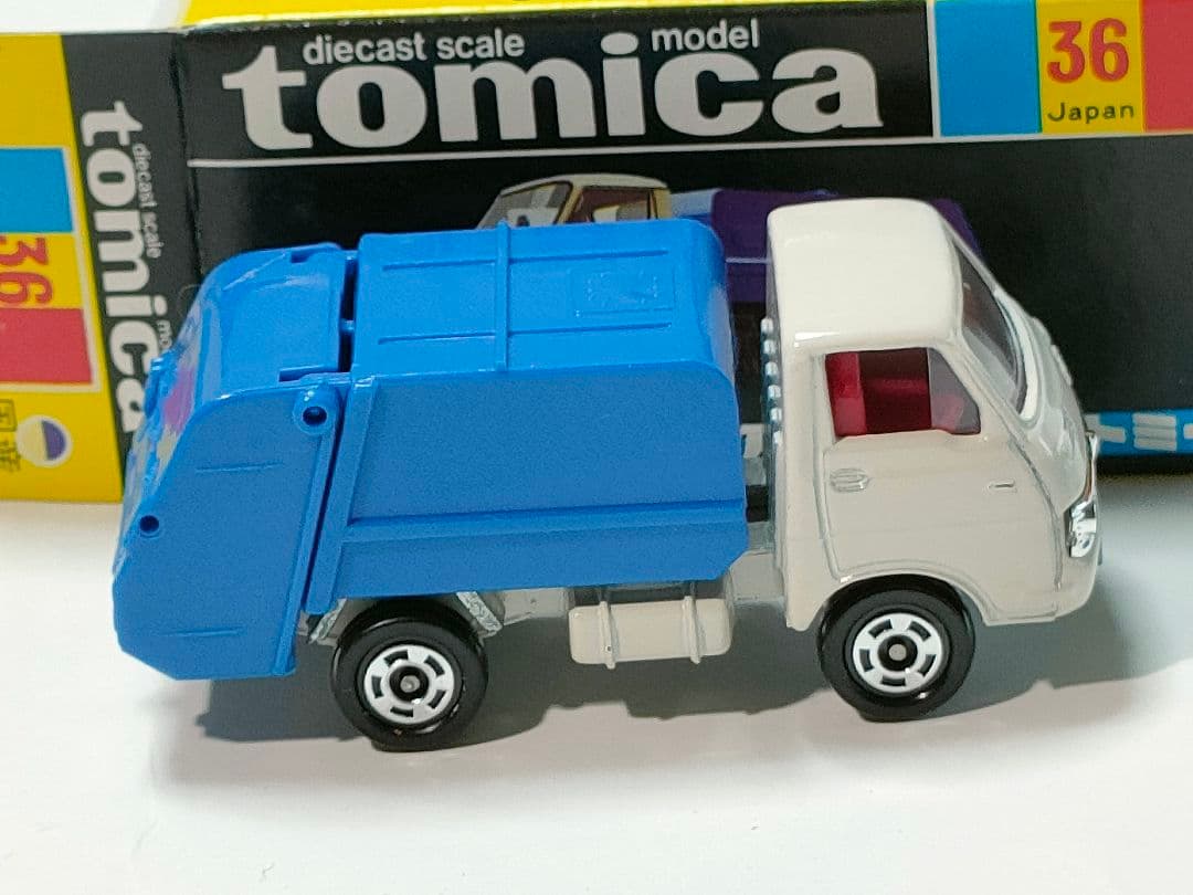 黒箱トミカ 36　いすゞエルフ清掃車　美品　日本製　デッドストック