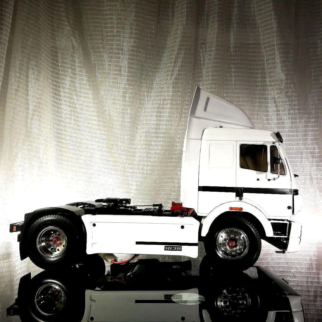 タミヤ1/14 トラック トレーラー メルセデス ベンツ 1838LS 動作品