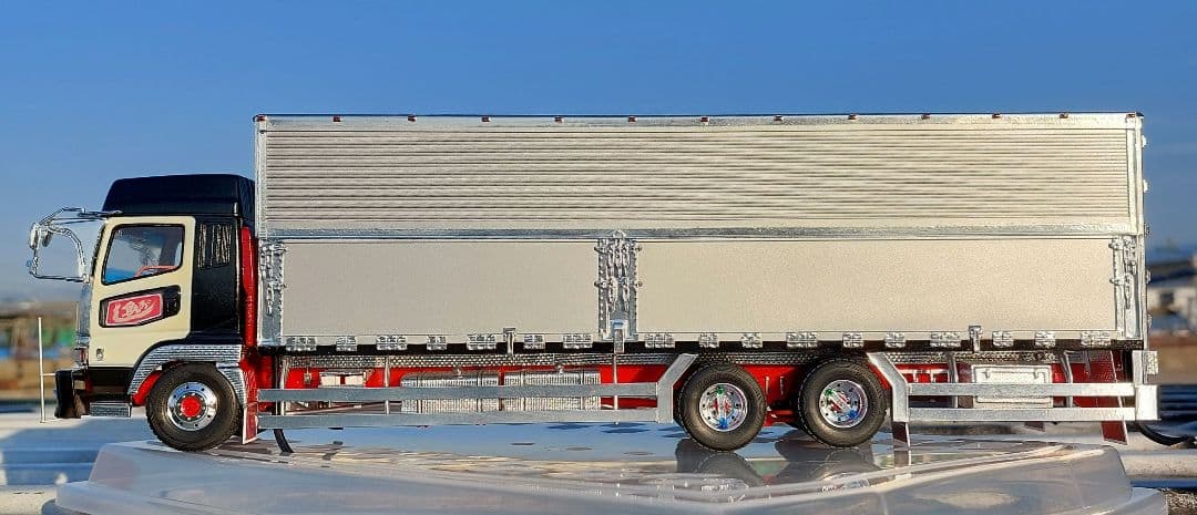 デコトラプラモデル アオシマ 1/32 スーパーグレート ウィング 造りボディ