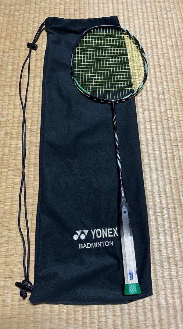 YONEX バドミントンラケット 専用ケース付き