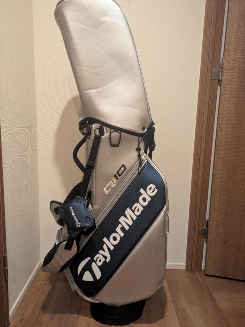 TaylorMade R10 シルバーキャディバッグ