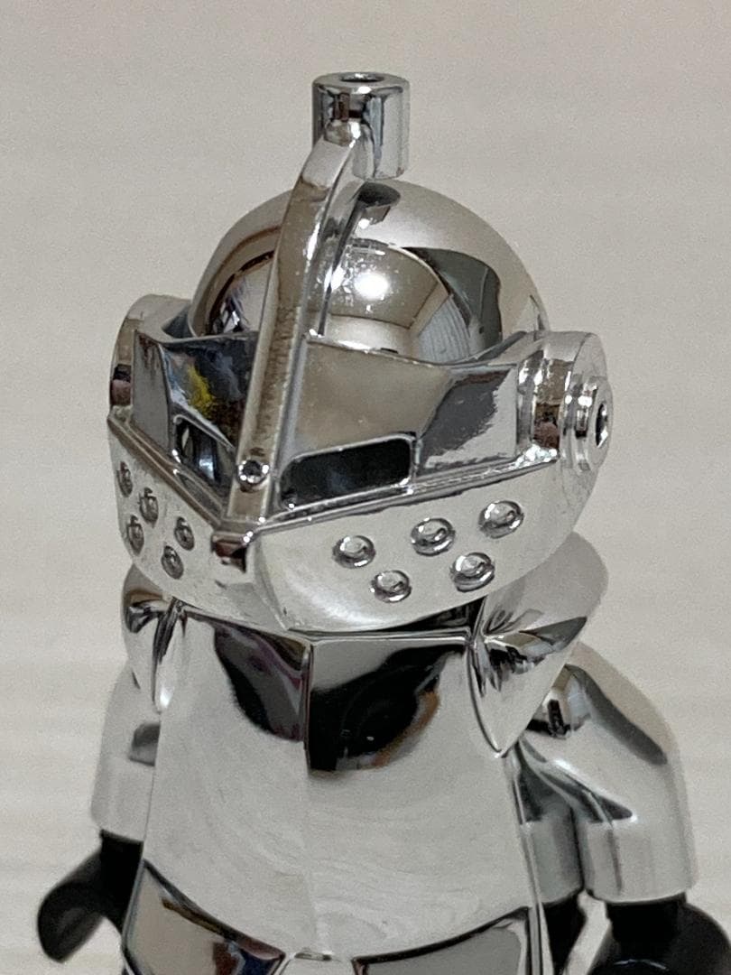 【コンパクト送料無料・匿名配送】ミニフィギュア　銀色の騎士　その3