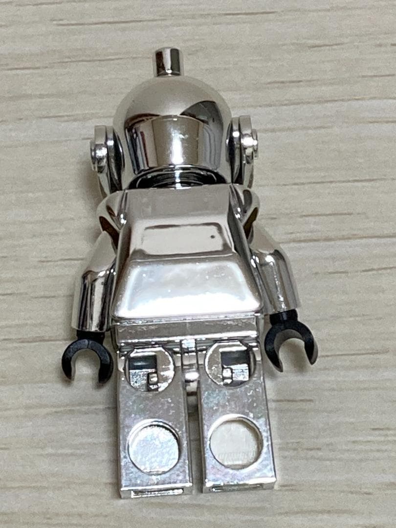 【コンパクト送料無料・匿名配送】ミニフィギュア　銀色の騎士　その3